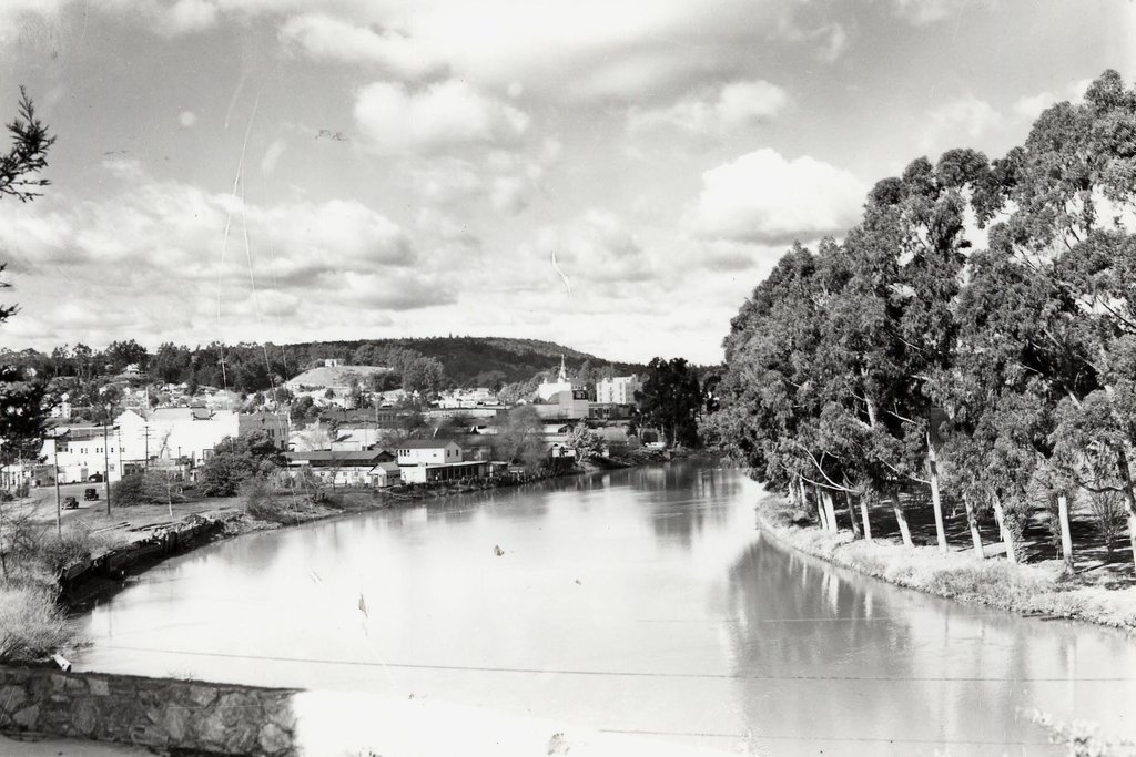 View upstream from below Beach Hill. Picture courtesy of and © Santa Cruz Museum of Art and History.