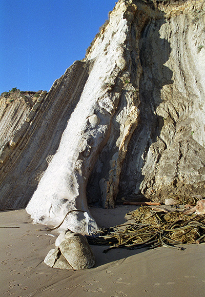 You can see a bowling ball protruding out of the upturned sandstone bed. Photo courtesy of Ted from geologictrips.com.