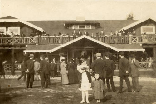 Casa Del Ray clubhouse circa 1900. Photo courtesy of  Museum of Natural History, Santa Cruz.