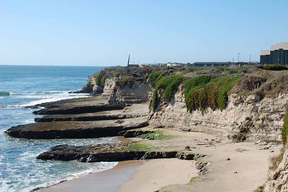 Classic shore platforms and pocket beaches of the Santa Cruz Mudstone; Long Marne Lab.