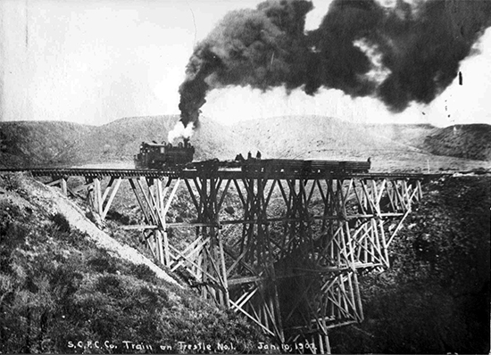 Santa Cruz Portland Cement Company train on Trestle No. 1, January 10, 1907. From the collection of Alverda Orlando.
