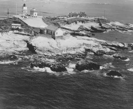 Ano Nuevo Light Station when in operation, some time before 1948. Photo: United States Coast Guard Historian, public domain